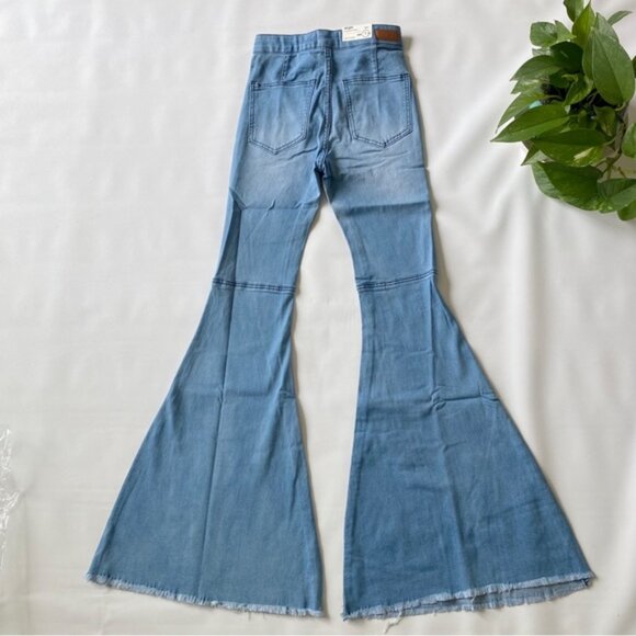 Umgee | High Rise Fringe Hem Bell Bottom Stretch Denim Jeans Light Wash New 1 - Picture 8 of 14